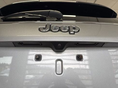 Used 2024 Jeep Compass Limited image 19