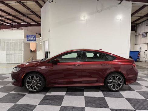 Used 2016 Chrysler 200 S w/ Navigation & Sound Group I image 9