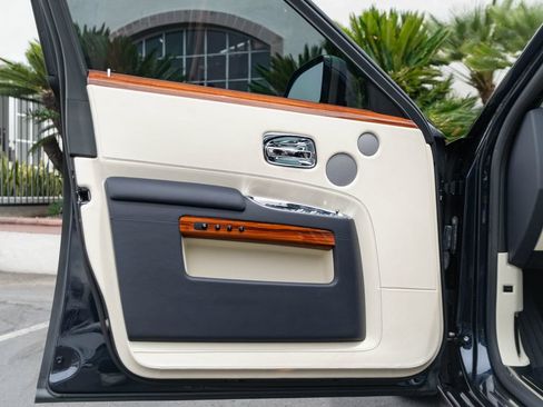 Used 2013 Rolls-Royce Ghost RWD image 10