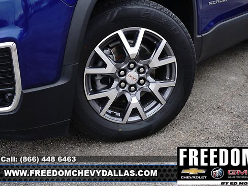 Certified 2023 GMC Acadia SLT w/ Preferred Package image 9