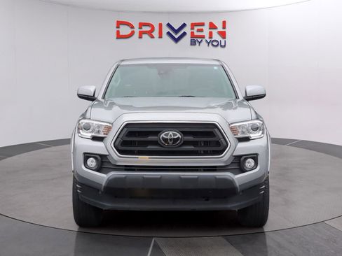 Used 2023 Toyota Tacoma SR5 AWD/4WD image 8