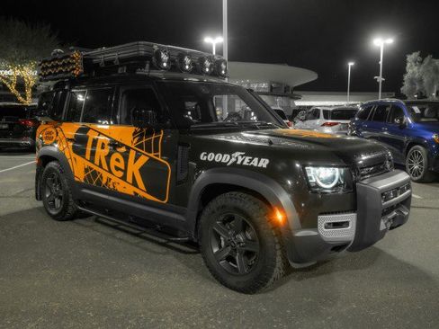 Used 2023 Land Rover Defender 110 S image 3