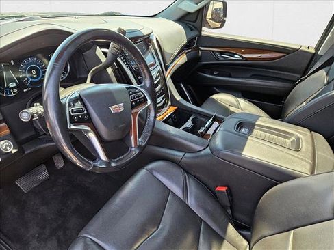 Used 2020 Cadillac Escalade Premium Luxury w/ LPO, Radiant Package image 10