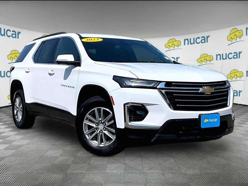 Used 2023 Chevrolet Traverse LT AWD/4WD image 1
