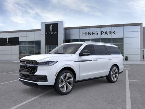 New 2026 Lincoln Navigator Black Label AWD/4WD image 1