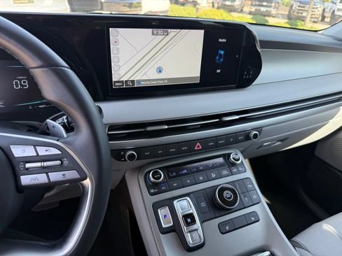 Used 2025 Hyundai Palisade SEL FWD image 18