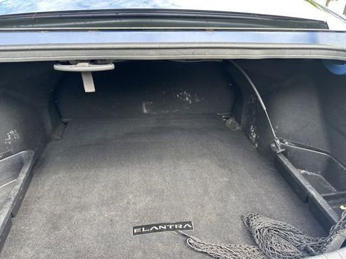 Used 2022 Hyundai Elantra SEL w/ Preferred Accessory Package FWD image 19