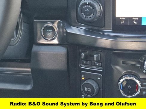 New 2026 Ford F250 Lariat w/ Black Appearance Package image 15