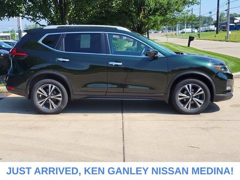 Used 2020 Nissan Rogue SV w/ Sun & Sound Touring Package AWD/4WD image 2