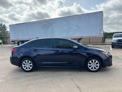 Used 2025 Toyota Corolla LE FWD image 4