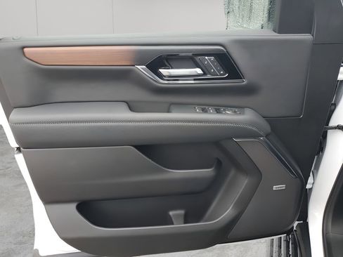 New 2026 GMC Yukon XL Denali w/ Denali Reserve Package image 28