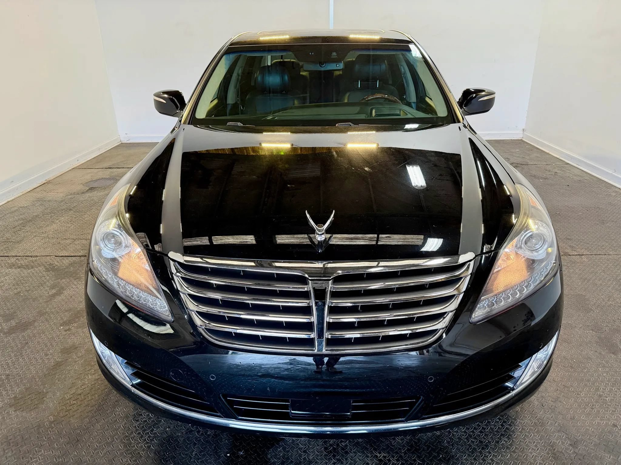 Used 2016 Hyundai Equus Ultimate RWD image 3