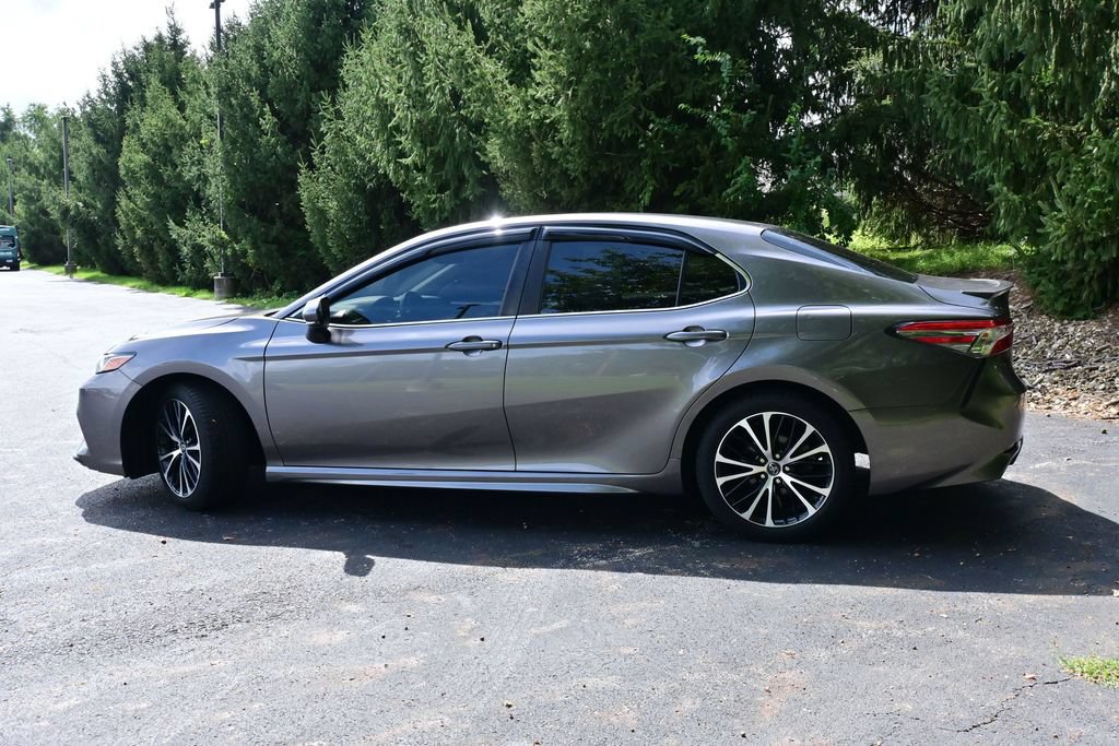 Used 2018 Toyota Camry SE w/ Moonroof Package FWD image 5