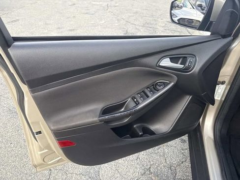 Used 2018 Ford Focus SEL image 17