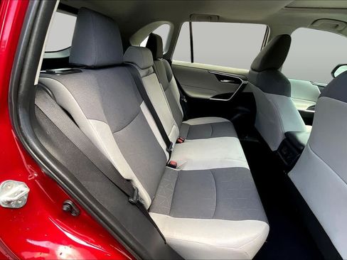 Used 2019 Toyota RAV4 XLE FWD image 21