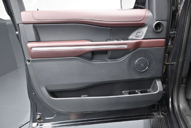 Used 2024 Ford Expedition Limited AWD/4WD image 18