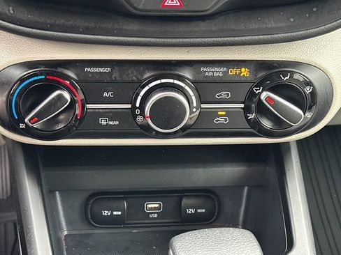 Used 2024 Kia Soul LX image 22