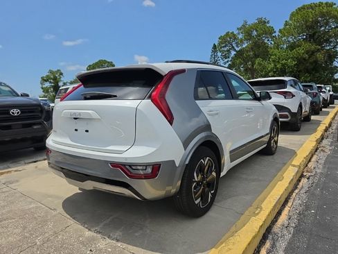 Used 2023 Kia Niro Wave FWD image 16