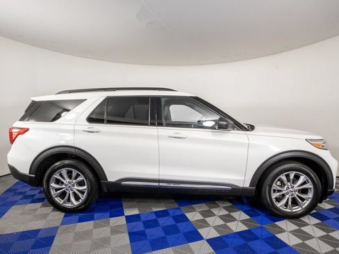 Used 2023 Ford Explorer XLT w/ Equipment Group 202A AWD/4WD image 5