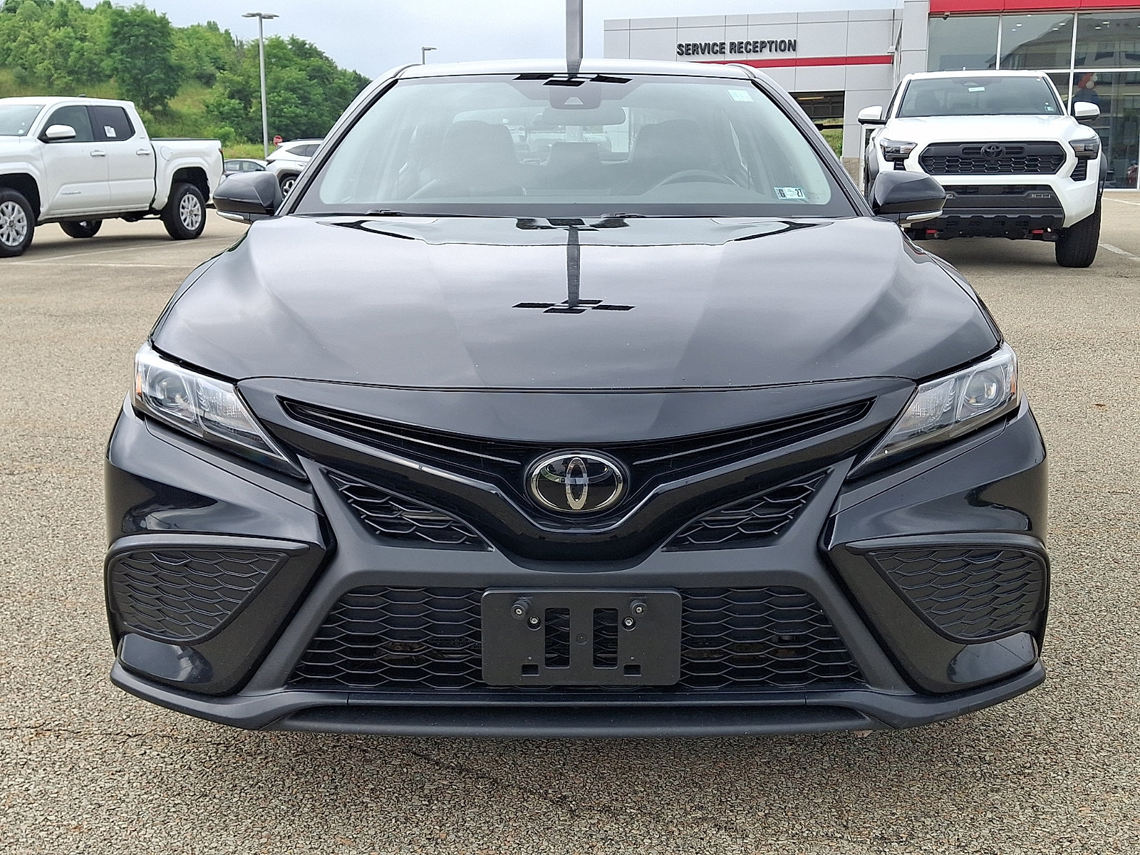 Used 2024 Toyota Camry SE FWD image 2