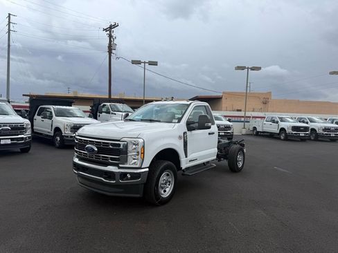 New 2024 Ford F350 XL w/ XL Chrome Package image 17