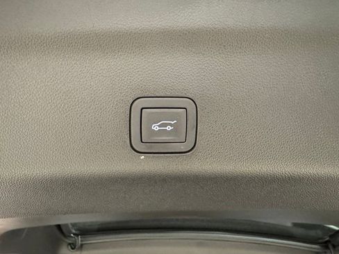 Used 2026 Chevrolet Suburban High Country image 29