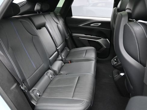 Used 2024 Cadillac Lyriq Sport RWD image 36