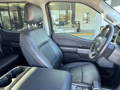 Used 2023 Ford F150 Lariat w/ Trailer Tow Package image 10