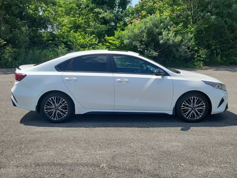 Used 2023 Kia Forte GT-Line w/ GT-Line Premium Package FWD image 4