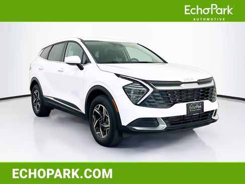 Used 2025 Kia Sportage LX image 1