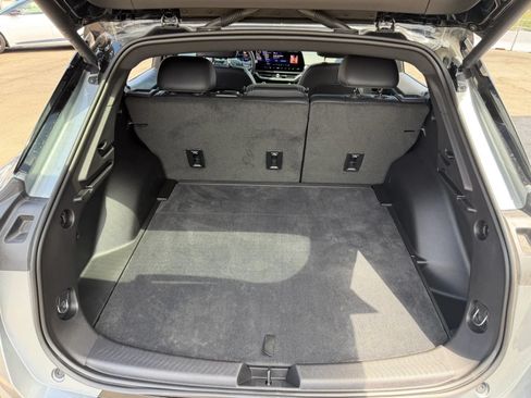Used 2024 Chevrolet Equinox EV RS FWD image 36