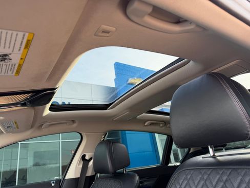 Used 2020 BMW 740i w/ Premium Package image 27