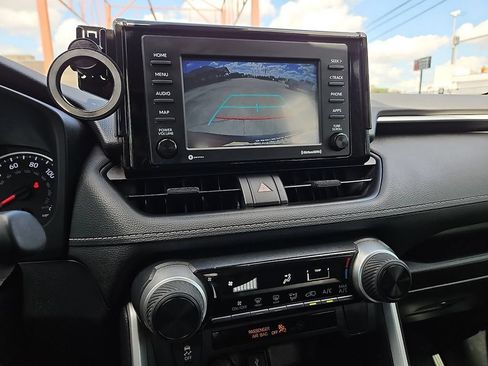 Used 2022 Toyota RAV4 LE FWD image 28