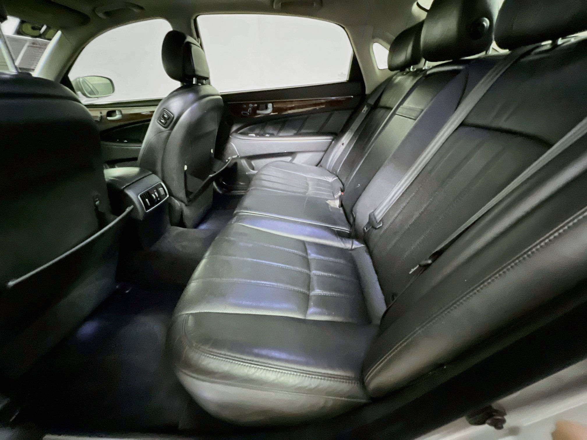 Used 2013 Hyundai Equus Signature RWD image 29