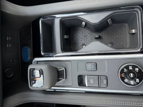 New 2026 Nissan Pathfinder Platinum image 25