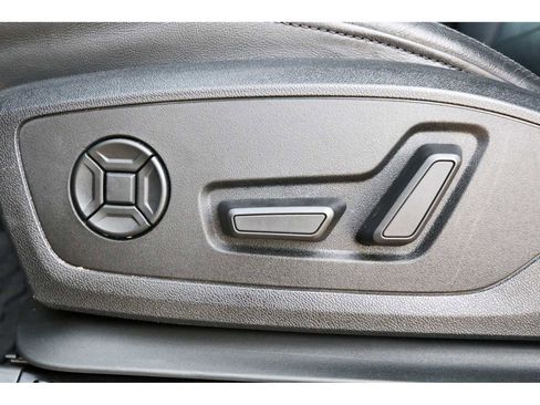 Used 2020 Audi Q3 2.0T Premium Plus w/ Premium Plus Package image 28