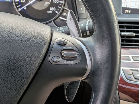 Used 2018 INFINITI Q70 Luxe w/ Sport Package image 15