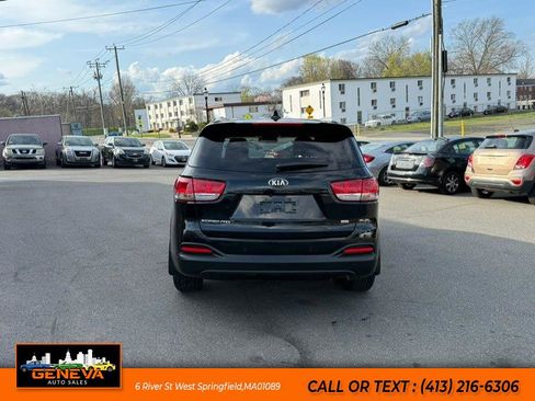 Used 2017 Kia Sorento LX w/ LX Convenience Package AWD/4WD image 6