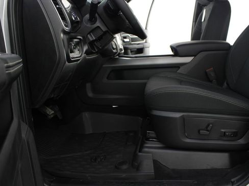 New 2026 RAM 2500 Big Horn AWD/4WD image 16
