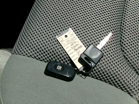 Used 2016 Nissan Frontier SV image 18