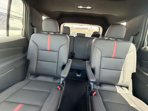 Used 2024 Chevrolet Traverse RS w/ LPO, Floor Liner Package AWD/4WD image 27