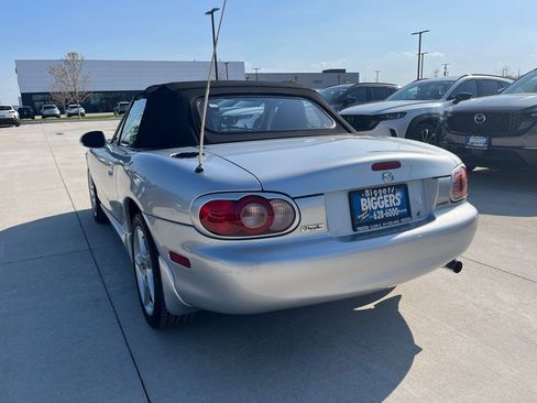 Used 2003 MAZDA MX-5 Miata image 7