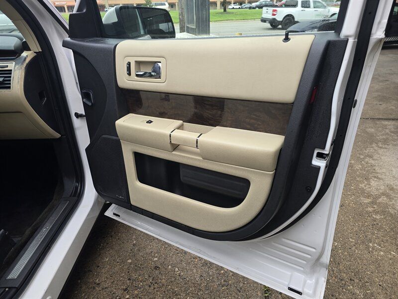 Used 2018 Ford Flex Limited w/ Equipment Group 303A AWD/4WD image 14