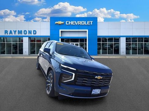 New 2026 Chevrolet Suburban High Country AWD/4WD image 10