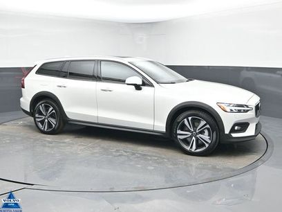 Used 2025 Volvo V60 B5 Cross Country Plus