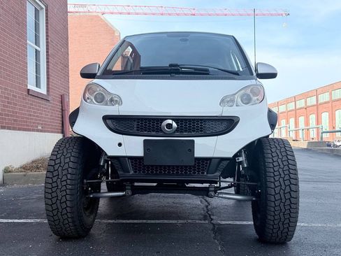 Used 2015 smart fortwo pure RWD image 3