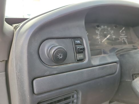 Used 1992 Ford F450 2WD Regular Cab Super Duty image 25