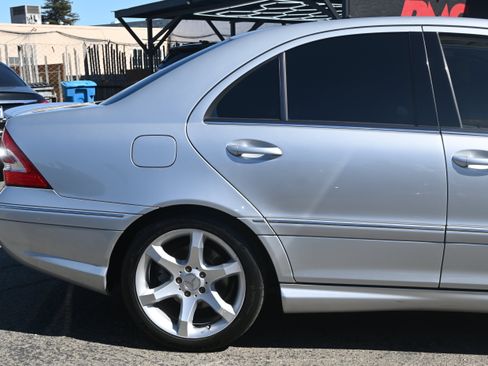 Used 2007 Mercedes-Benz C 230 Sedan image 22