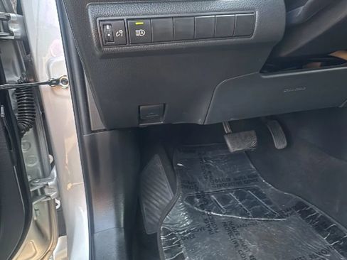 Used 2023 Toyota Corolla LE FWD image 12