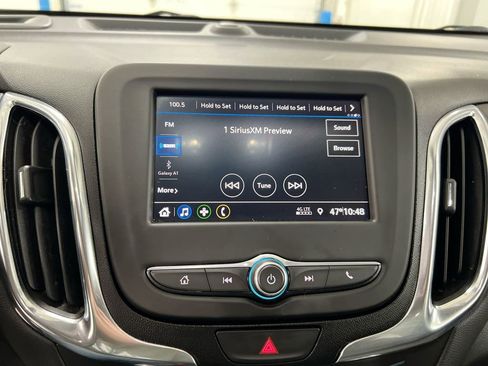 Used 2021 Chevrolet Equinox LT w/ Driver Convenience Package image 14